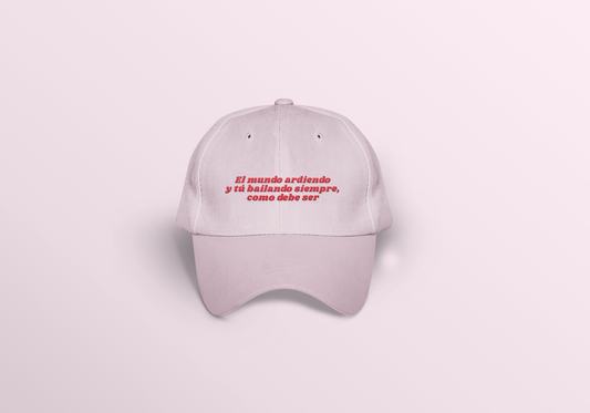 Gorra "El mundo ardiendo" rosa